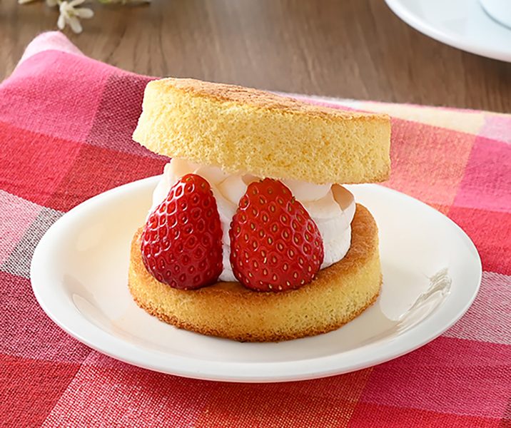 ふんわりホットケーキ風サンド　いちご