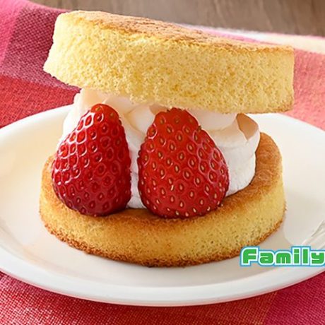 総合評価：4ファミマ新作ふんわりホットケーキ風サンド いちご